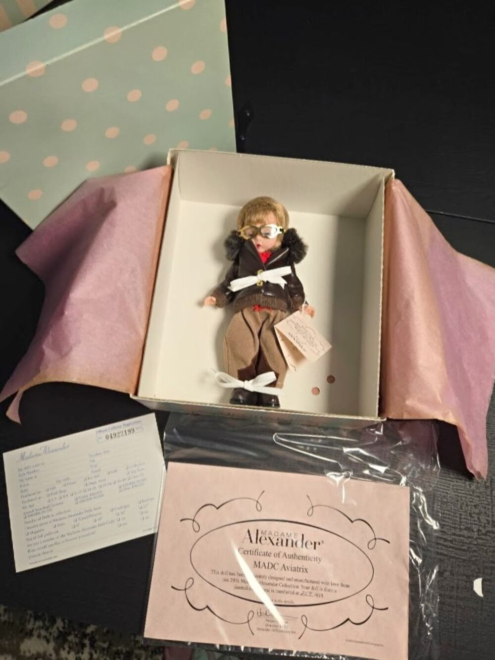 Madame Alexander “AVIATRIX” 2001 MADC Convention #31512 LE signed by artist